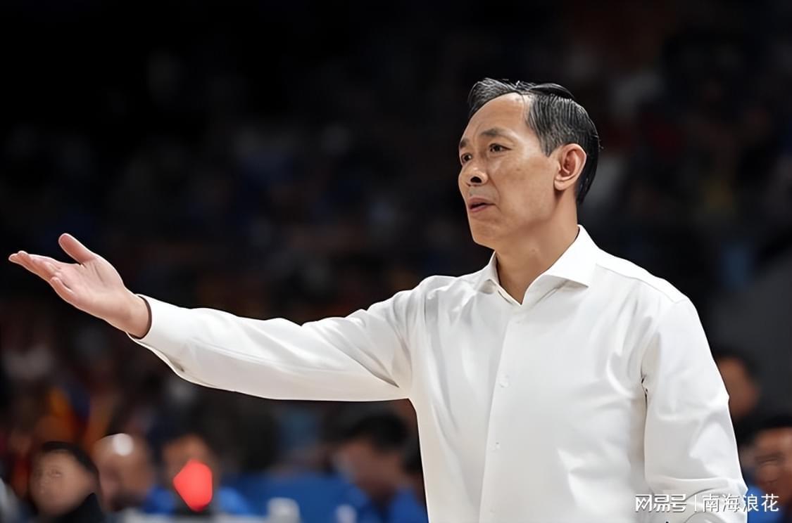 英雄联盟竞猜-唉！国家队2.16米中锋，连续两场遭小外隔扣+冲突，球迷：太窝囊