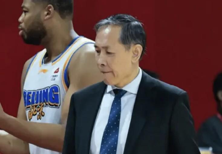 英雄联盟竞猜-许利民：有些球员吊儿郎当，毫无责任感，如果不改变这支北京毫无希望