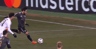 法兰克福2-3遭卡拉巴赫读秒绝杀被提前淘汰，卡米洛-杜兰梅开二度