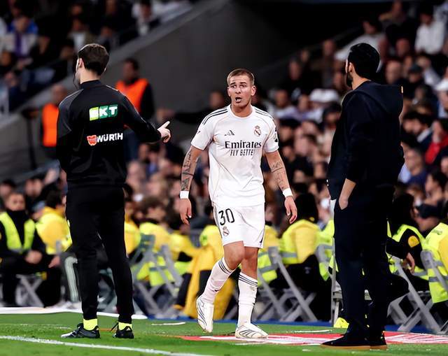 lol投注-6场仅出战42分钟！皇马18岁前锋又沦为替补 骂裁判禁赛2场