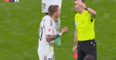 lol投注-6场仅出战42分钟！皇马18岁前锋又沦为替补 骂裁判禁赛2场